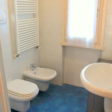 With Nicely Decorated Interior Near Garda Holiday home Lazise