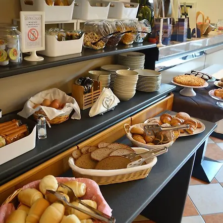 Chiara Bed & Breakfast *