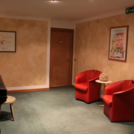 Grotta Hotel