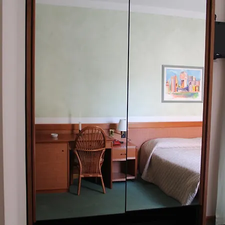 Grotta 3* Lazise
