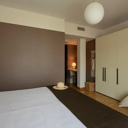 Affittacamere Vialeromadodici Rooms&apartments
