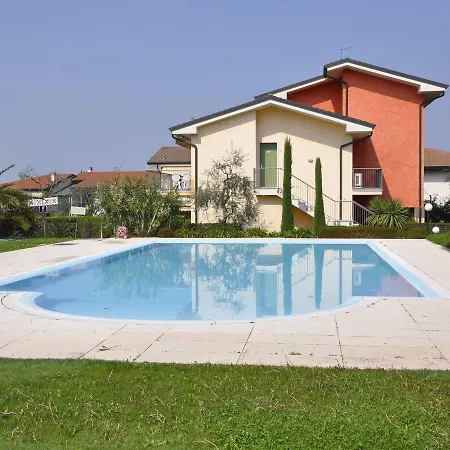 Holiday home With Nicely Decorated Interior Near Garda Lazise