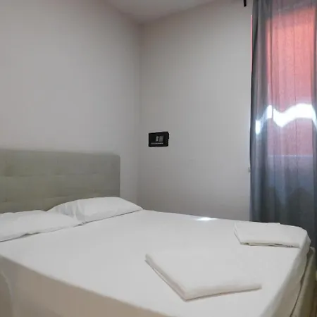 Holidays Aparthotel 2*