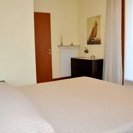 Small Of Only 18 With Swimming Pool * Lazise