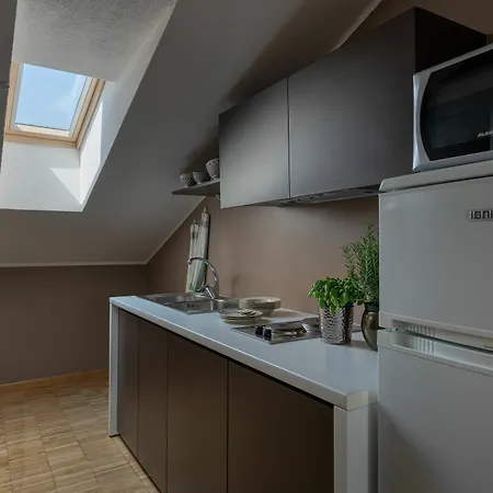 Affittacamere Vialeromadodici Rooms&apartments Lazise