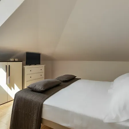 Affittacamere Vialeromadodici Rooms&apartments Lazise