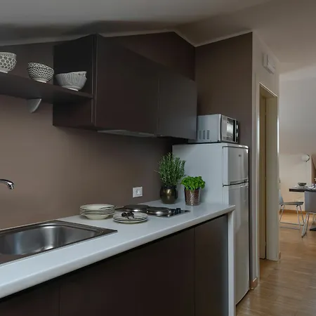 Vialeromadodici Rooms&apartments Affittacamere 3*