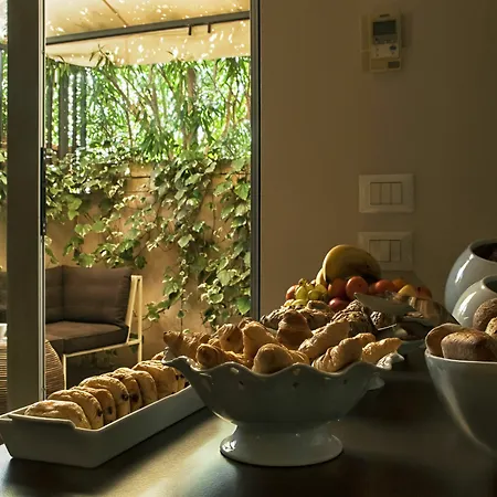Affittacamere Vialeromadodici Rooms&apartments 3*