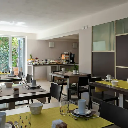 Vialeromadodici Rooms&apartments 3*
