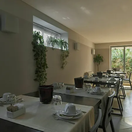 Affittacamere Vialeromadodici Rooms&apartments