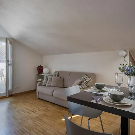Affittacamere Vialeromadodici Rooms&apartments