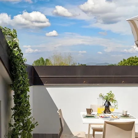 Vialeromadodici Rooms&apartments Affittacamere