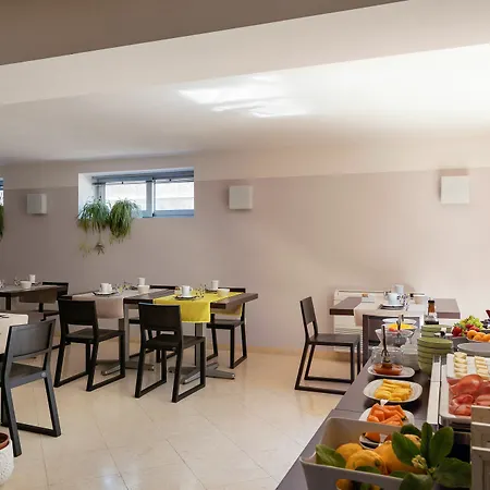 Affittacamere Vialeromadodici Rooms&apartments