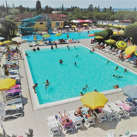 Le Palme & Village Camping 3*