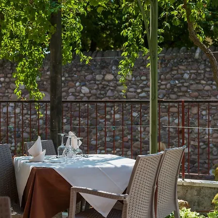 Hotel Corte Dal Castello 3*