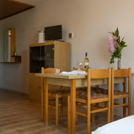 Holidays Aparthotel 2*