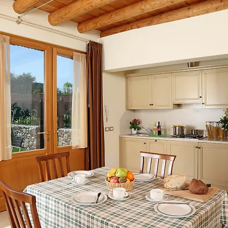 Borgo Mondragon 4*