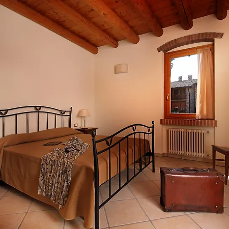 Borgo Mondragon 4* Lazise