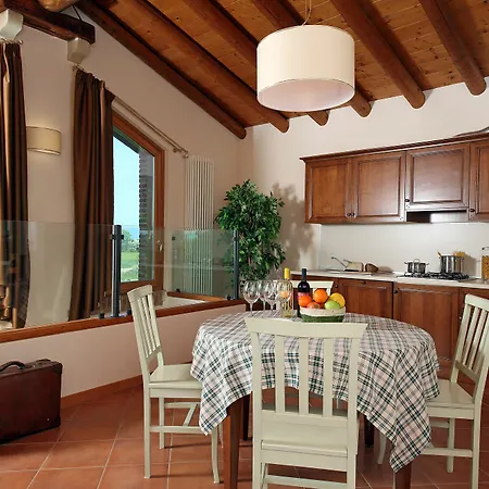 Borgo Mondragon Aparthotel Lazise