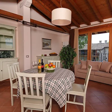 Borgo Mondragon