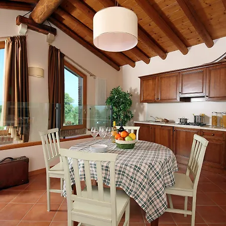 Borgo Mondragon Aparthotel