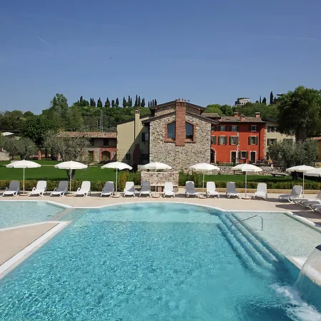 Aparthotel Borgo Mondragon