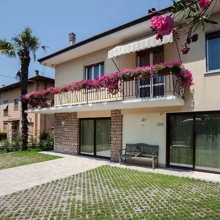 Maxikris Apartment *