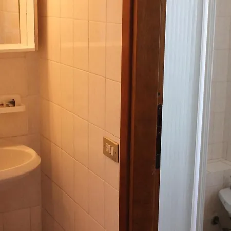 In Lazise/gardasee 26518 Apartment