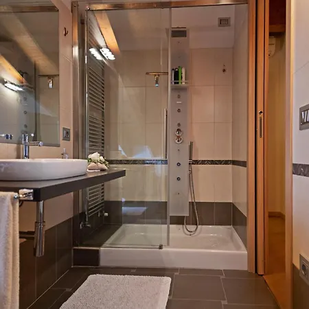 - Regarda Travel Villa