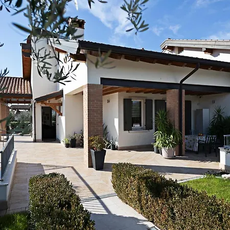 - Regarda Travel Villa *