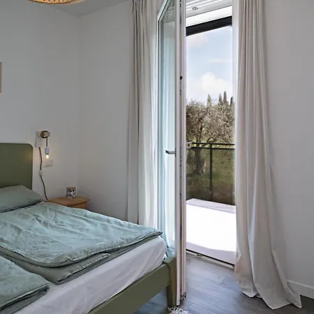 Apartment Zoe - Regarda Travel