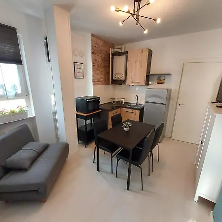 Apartmentsgarda - Velia 23 Apartment