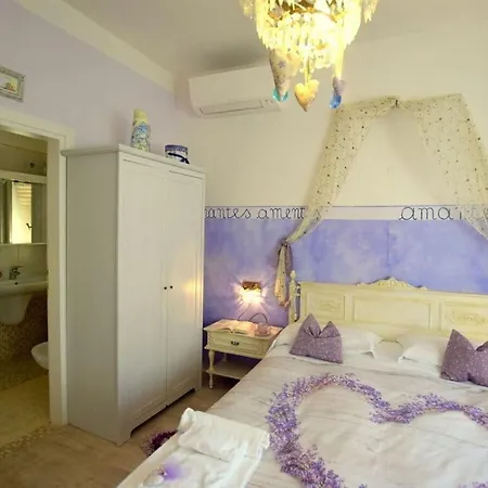 Le Fate Modern Retreat Holiday home