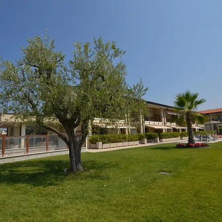 Aparthotel La Magnolia - Aparments *