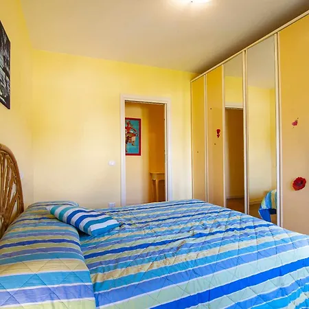 Florida B03 A 200m Dal Lungolago Apartment