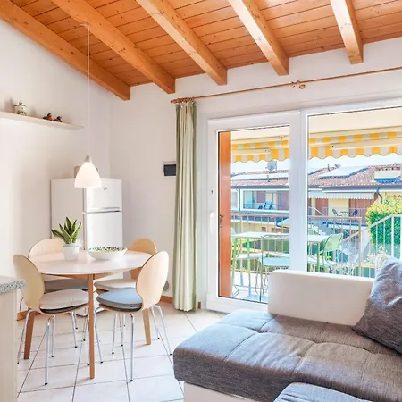 Apple Flat - Regarda Travel Apartment