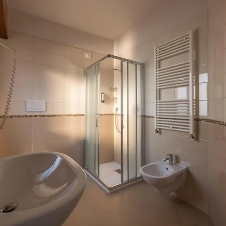 Miralago Hotel 3*