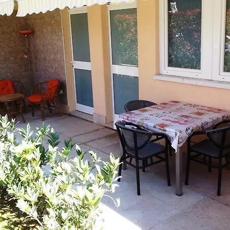 Elison Apartment