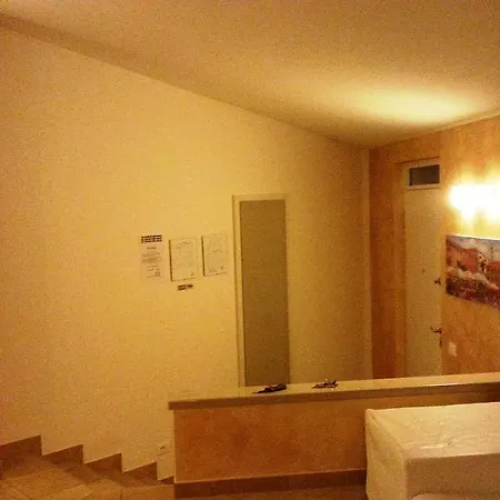 Elison Apartment *
