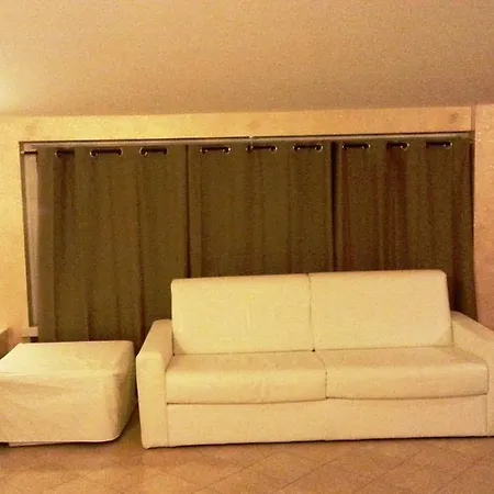 Elison Apartment *