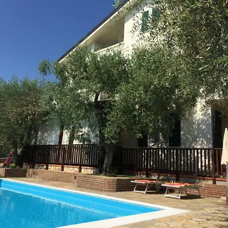 Villarobinia * Lazise